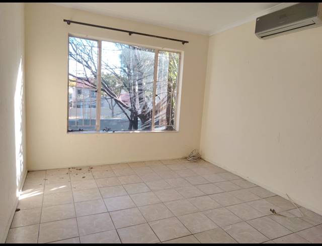 1 BEDROOM TOWNHOUSE FOR SALE IN HALFWAY GARDENS